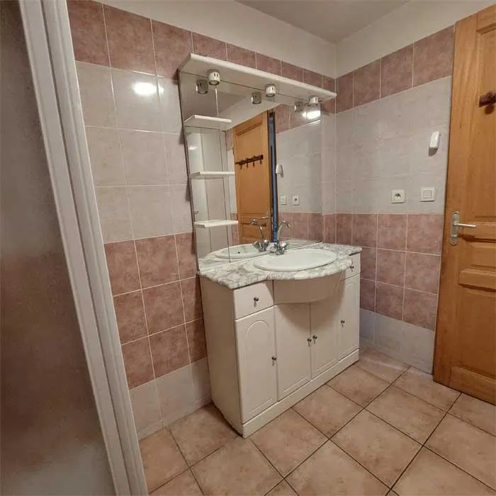 appartement 3 pièces à TRANS EN PROVENCE (83720) — photo 2