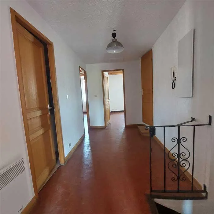 appartement 3 pièces à TRANS EN PROVENCE (83720)