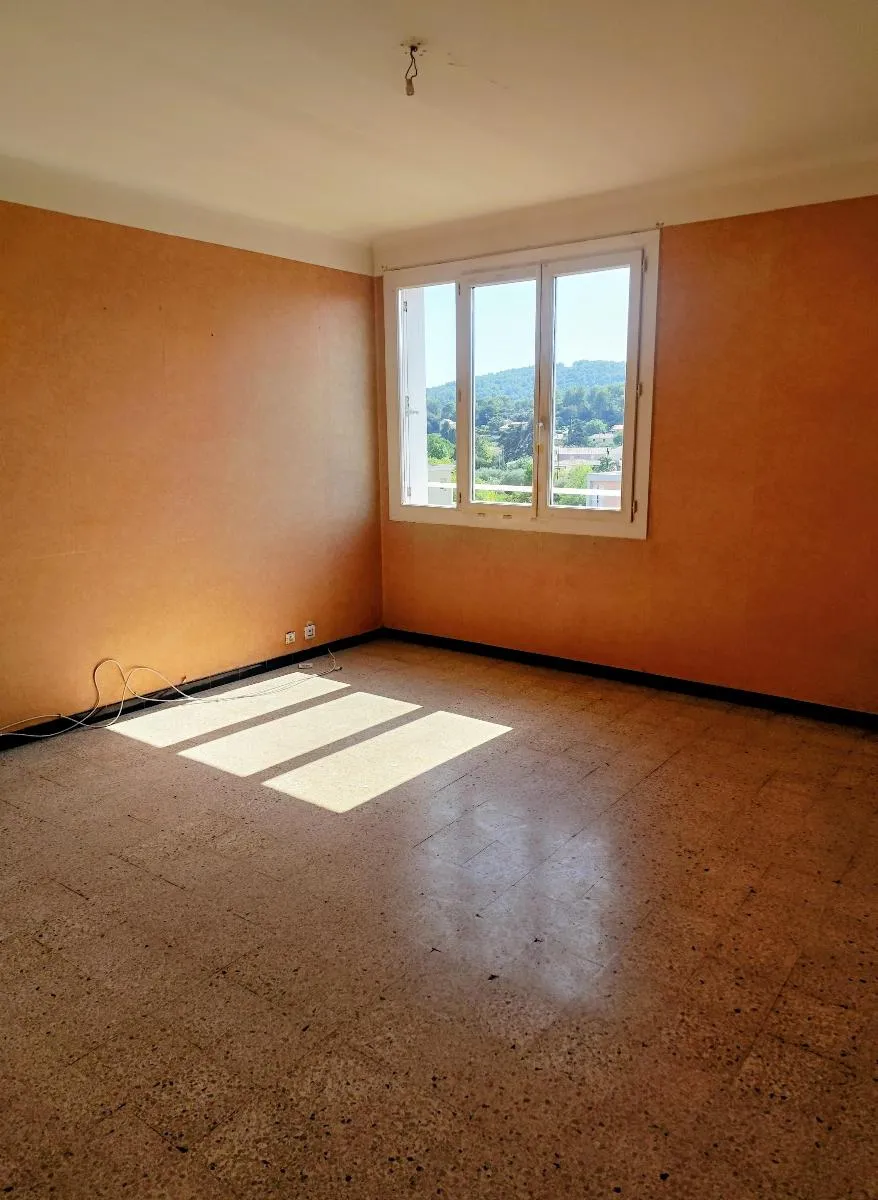 appartement 4 pièces à DRAGUIGNAN (83300) — photo 3