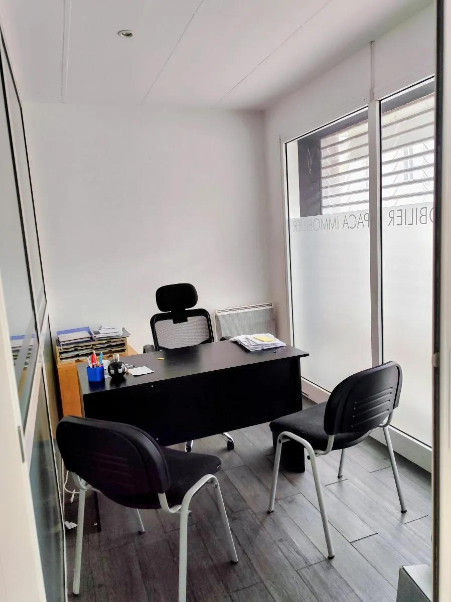 local à DRAGUIGNAN (83300) — photo 4
