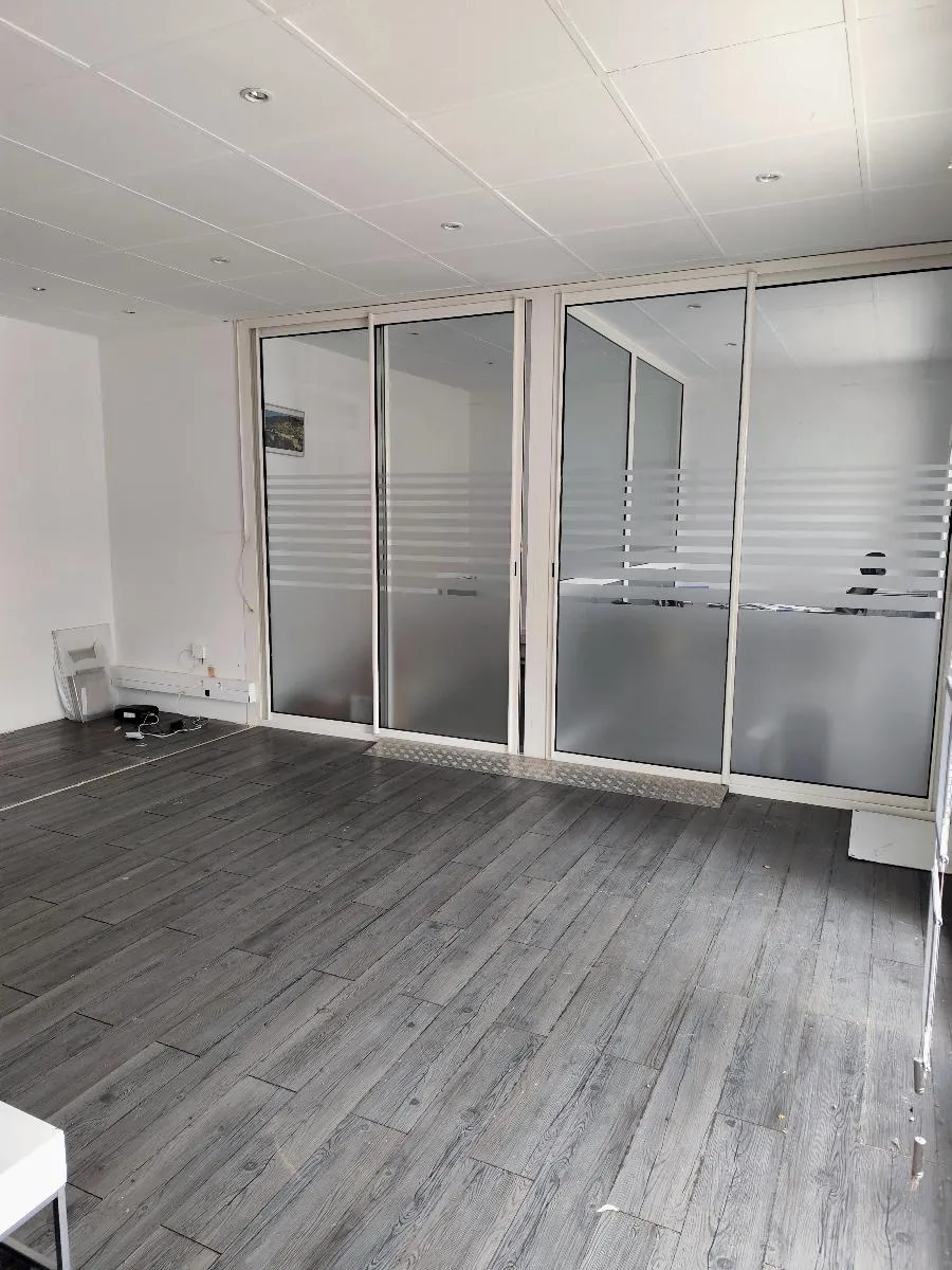 local à DRAGUIGNAN (83300) — photo 2