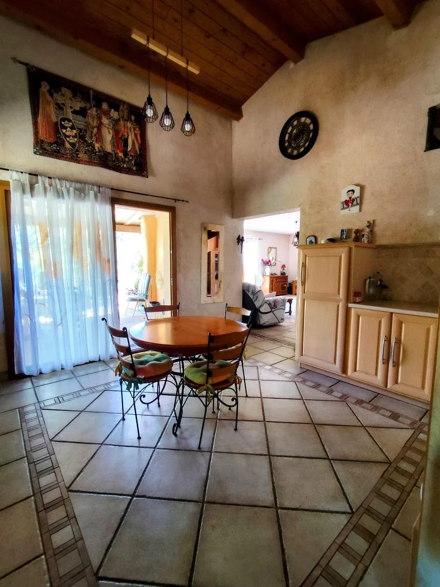 maison/villa 5 pièces à CHATEAUDOUBLE (83300) — photo 4