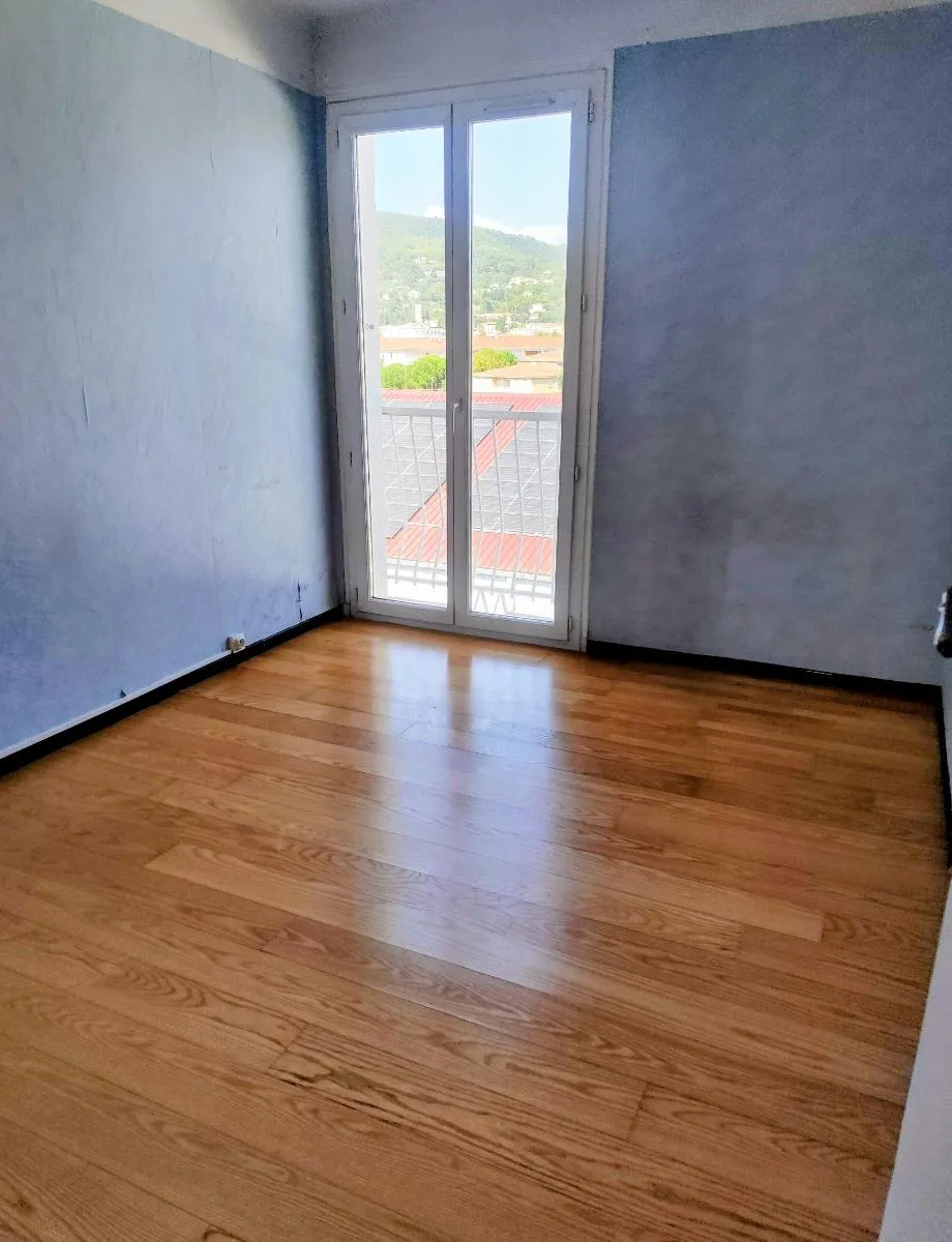 appartement 4 pièces à DRAGUIGNAN (83300) — photo 4